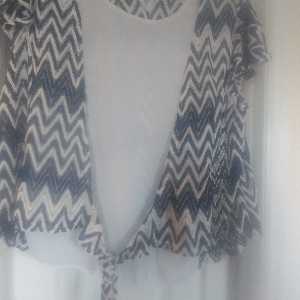 Top - Picture 2 of 2